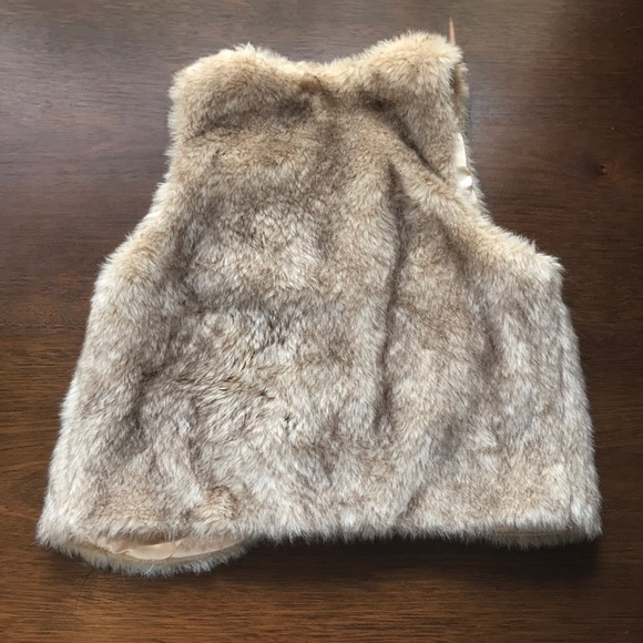 Knitworks Faux Fur Vest - Picture 5 of 8